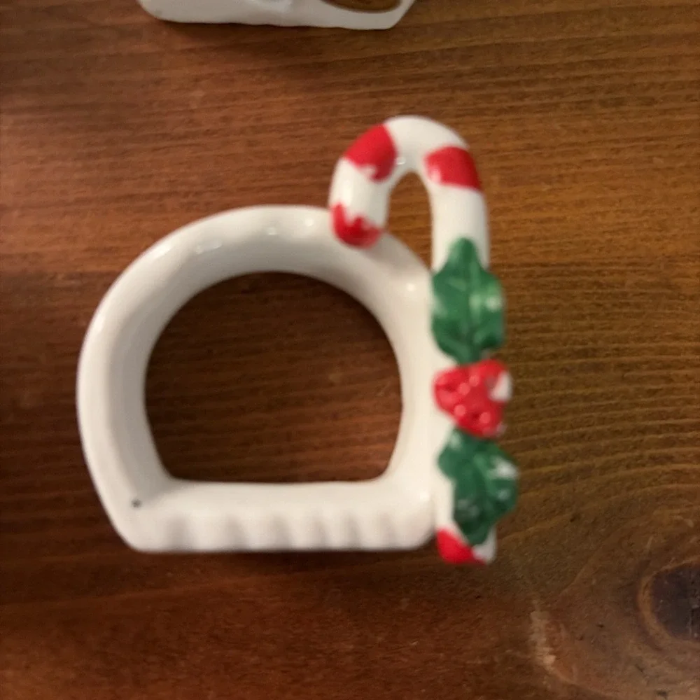 Vintage Christmas Holiday Ceramic Napkin Rings Candy Canes Holly‎ Set of 8